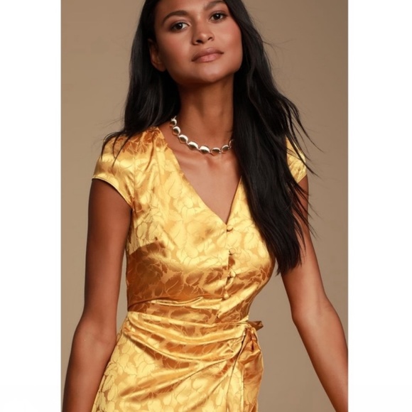 Lulu’s Women’s Gold Leaf Print Mini Dress Size Small Summer Spring Dresses - Picture 4 of 11